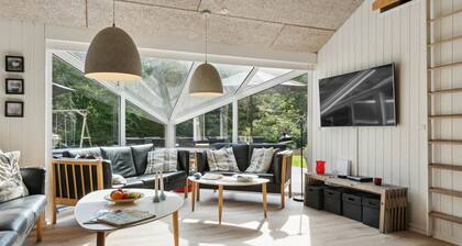 Beautiful home in Glesborg with WiFi