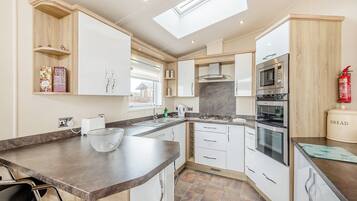 Fridge, oven, stovetop, toaster