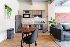 Fridge, microwave, oven, stovetop