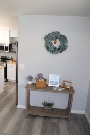 Interior - 3BR Home Sleeping 6 Near Downtown Palmer With Mountain Views (Palmer)