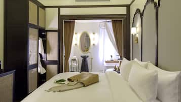 Habitación Deluxe, 1 cama King size | 1 habitación, ropa de cama de alta calidad y camas Select Comfort