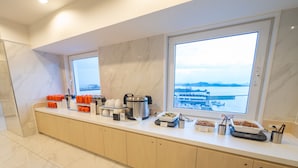 Petit déjeuner buffet compris tous les jours