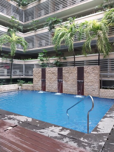 Alps Condotel at 150 NAIA T3