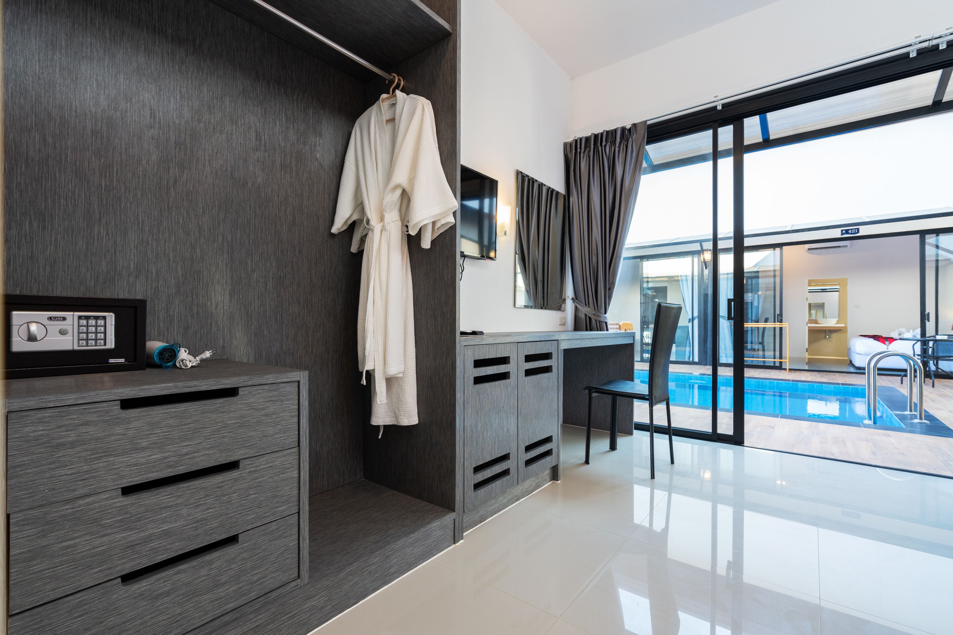 Hochwertige Bettwaren, Tempur-Pedic-Betten, Minibar, Zimmersafe