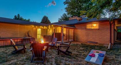 Arvada Oasis + New Hot Tub Sleeps up to 16 with 6 Cozy Beds!!