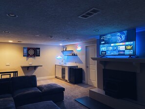 Smart TV, video games