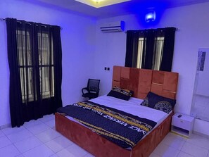 4 chambres, fer et planche à repasser, Wi-Fi, draps fournis
