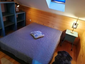 1 soverom, strykejern/-brett, wi-fi og sengetøy