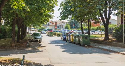 Apartment Sleeps 4 with Free Parking