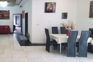 تناول الطعام