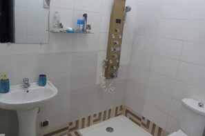 تجهيزات دش، مجففات شعر، مناشف