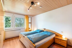 2 dormitorios, tabla de planchar con plancha, wifi gratis y ropa de cama