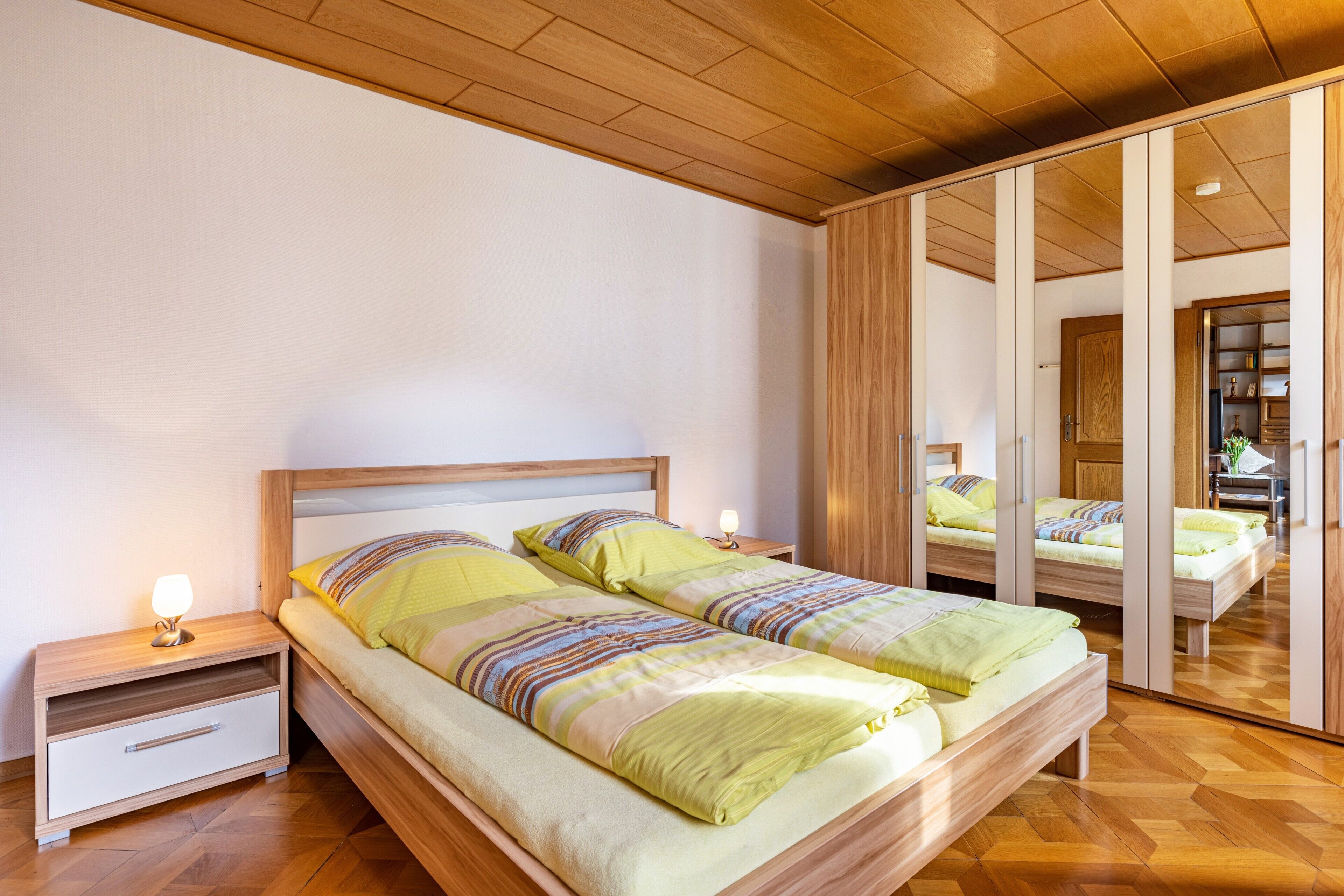 3 habitaciones, tabla de planchar con plancha y wifi gratis 