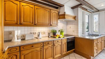 Refrigerador, horno, parrilla de estufa y lavavajillas