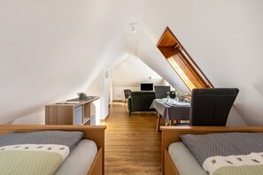 1 habitación, tabla de planchar con plancha, wifi gratis y ropa de cama 