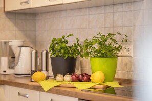 Refrigerador, horno, parrilla de estufa y lavavajillas 