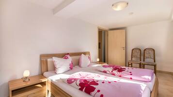 1 soverom, strykejern/-brett, wi-fi (inkludert) og sengetøy