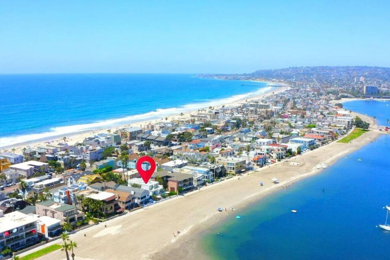Una spiaggia nelle vicinanze