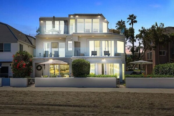 Exterior - Luxury beach house Bayside walk (San Diego)