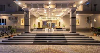 Hotel Mahamaya Crown