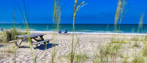 Liegestühle, Strandtücher