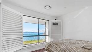 4 bedrooms, iron/ironing board, WiFi