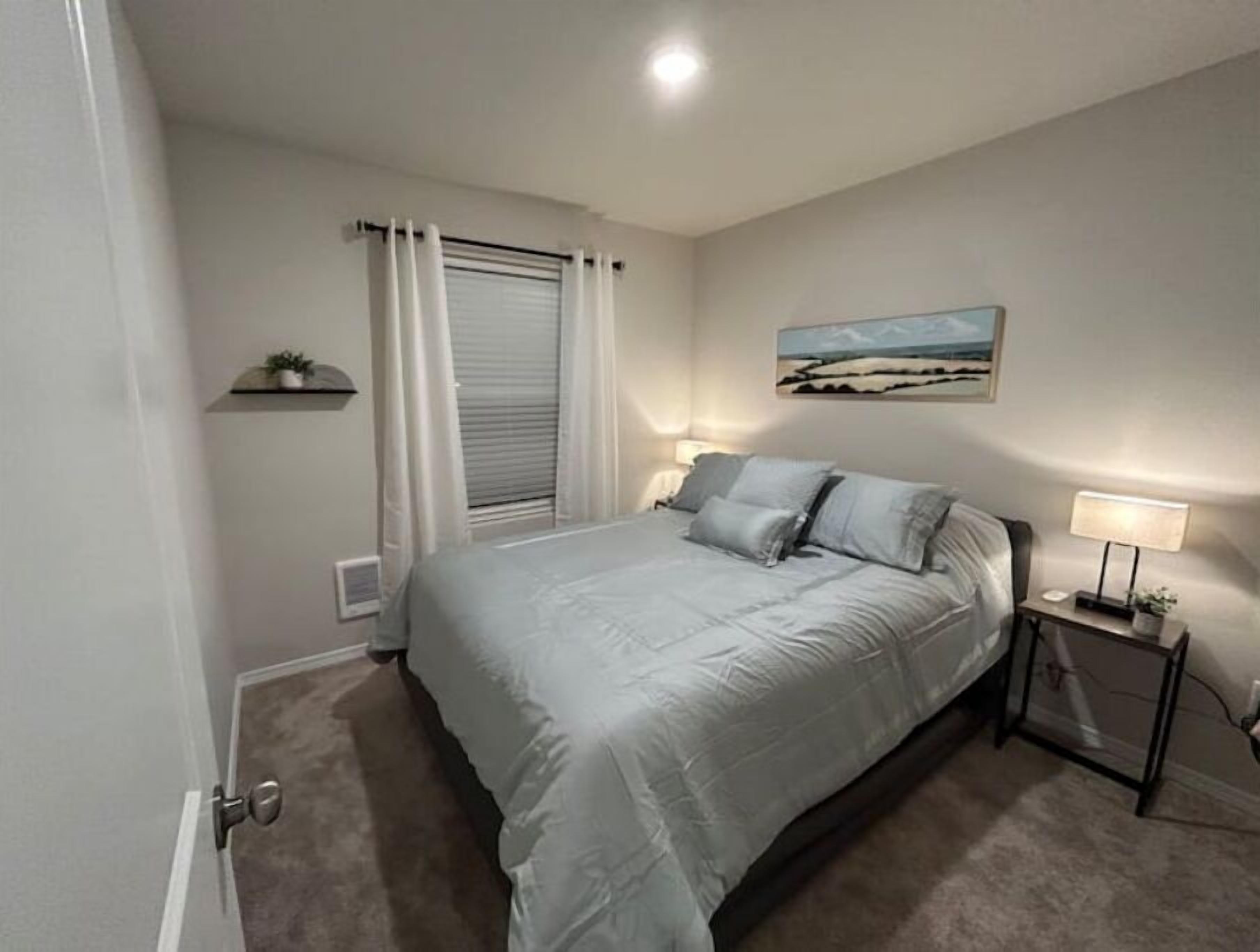 3 bedrooms, desk, iron/ironing board, free WiFi