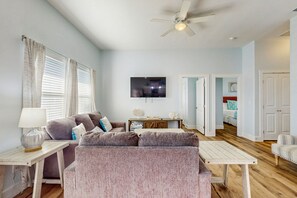 TV - Dog-friendly, 2nd-floor home near ocean with pool, patio, balcony, grill & W/D (Rockport)