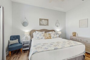 3 bedrooms, iron/ironing board, internet, bed sheets - Dog-friendly, 2nd-floor home near ocean with pool, patio, balcony, grill & W/D (Rockport)