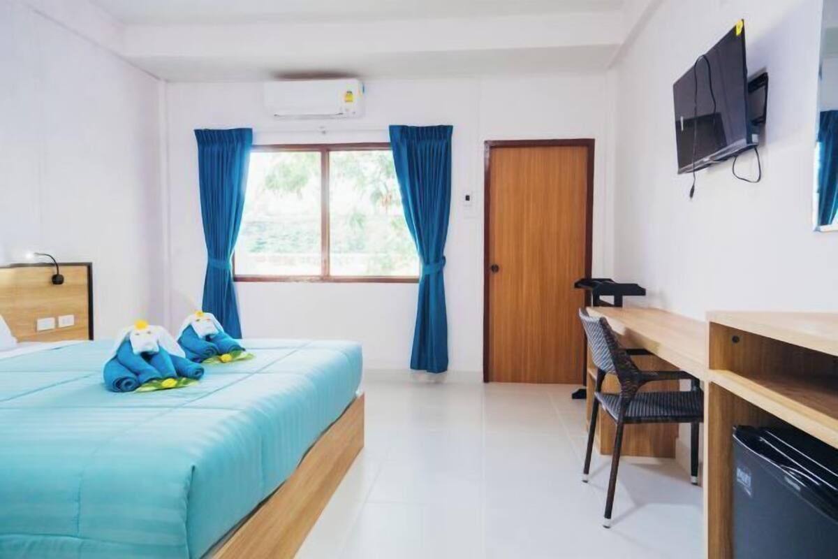 In-room safe, desk, laptop workspace, blackout drapes