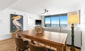 Smart TV, offices - One Seagrove Place 0906 (Santa Rosa Beach)