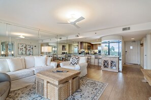 Smart-tv, een computerscherm en een printer