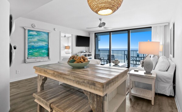 Una Smart TV, un reproductor de DVD