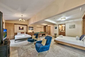 4 slaapkamers, een bureau, een strijkplank/strijkijzer, reisbedje