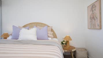 1 habitación, tabla de planchar con plancha, wifi y ropa de cama