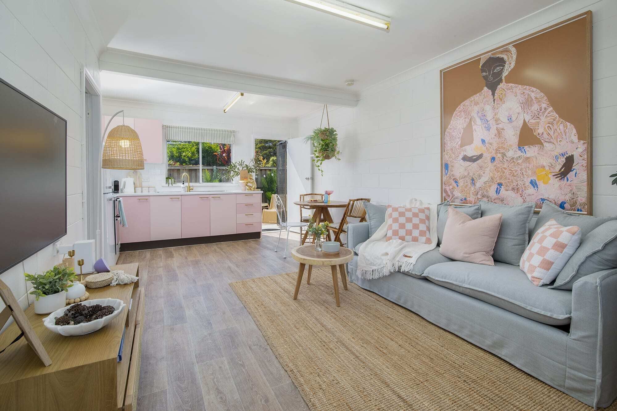 TV, DVD player, offices