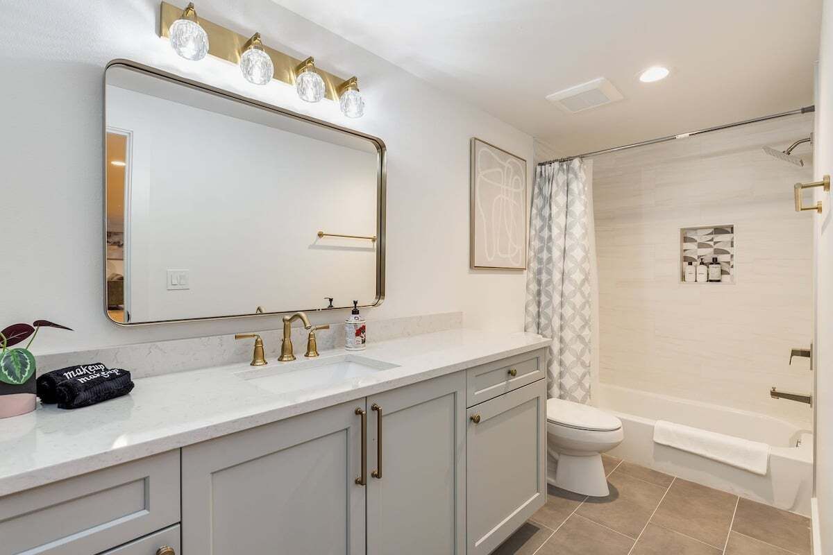 Bathtub, hair dryer, towels