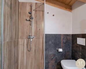 Apartment | Bathroom | Toilet paper