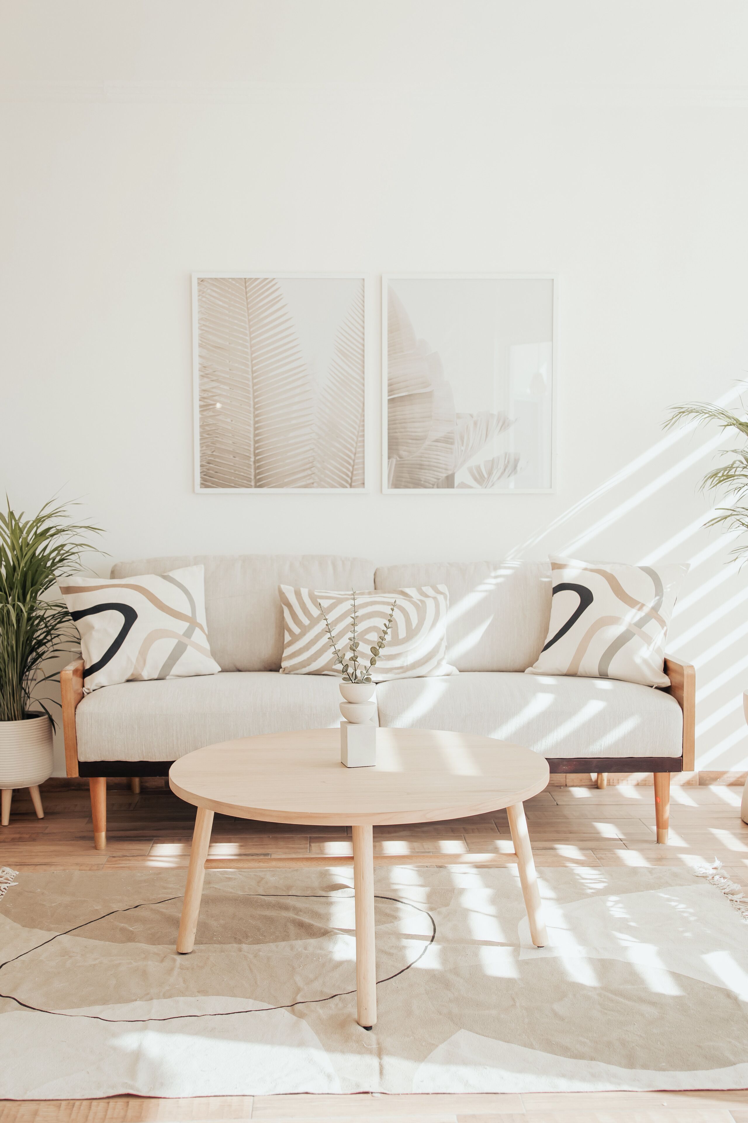 Premier Condo 2 | Sala de estar | Chimenea 