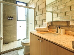 ヘアドライヤー、タオル