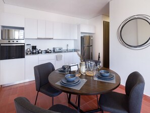 Fridge, microwave, oven, coffee/tea maker