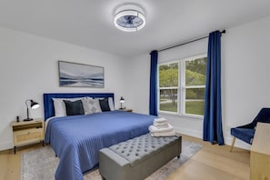 3 bedrooms, iron/ironing board, WiFi, bed sheets