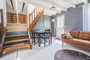 Smart TV, DVD player, foosball, table tennis