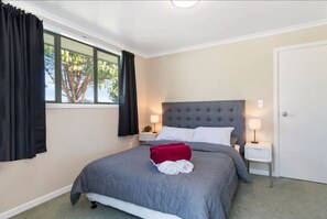 1 Schlafzimmer, Schreibtisch, Bügeleisen/Bügelbrett, kostenloses WLAN