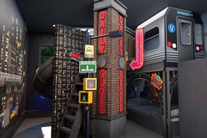 Exterior - Vor4845pp: 7 Bed, Superhero City, Toy Box, Gaming Nook (Orlando)