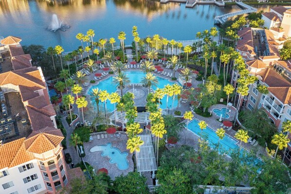 A heated pool - Marriott's Grande Vista - 3 Bedroom Sleeps 12 - Family Friendly! (Orlando)