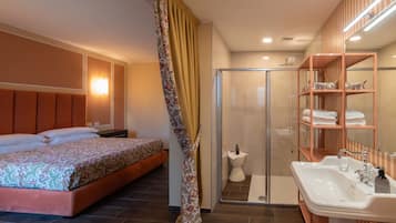 1 bedroom, minibar, individually furnished, desk