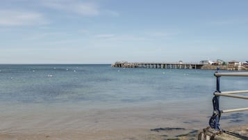Una playa cerca