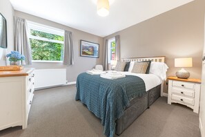 3 Schlafzimmer, individuell dekoriert, individuell eingerichtet