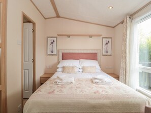 2 bedrooms, individually decorated, individually furnished, free WiFi - Birch (Swanage)